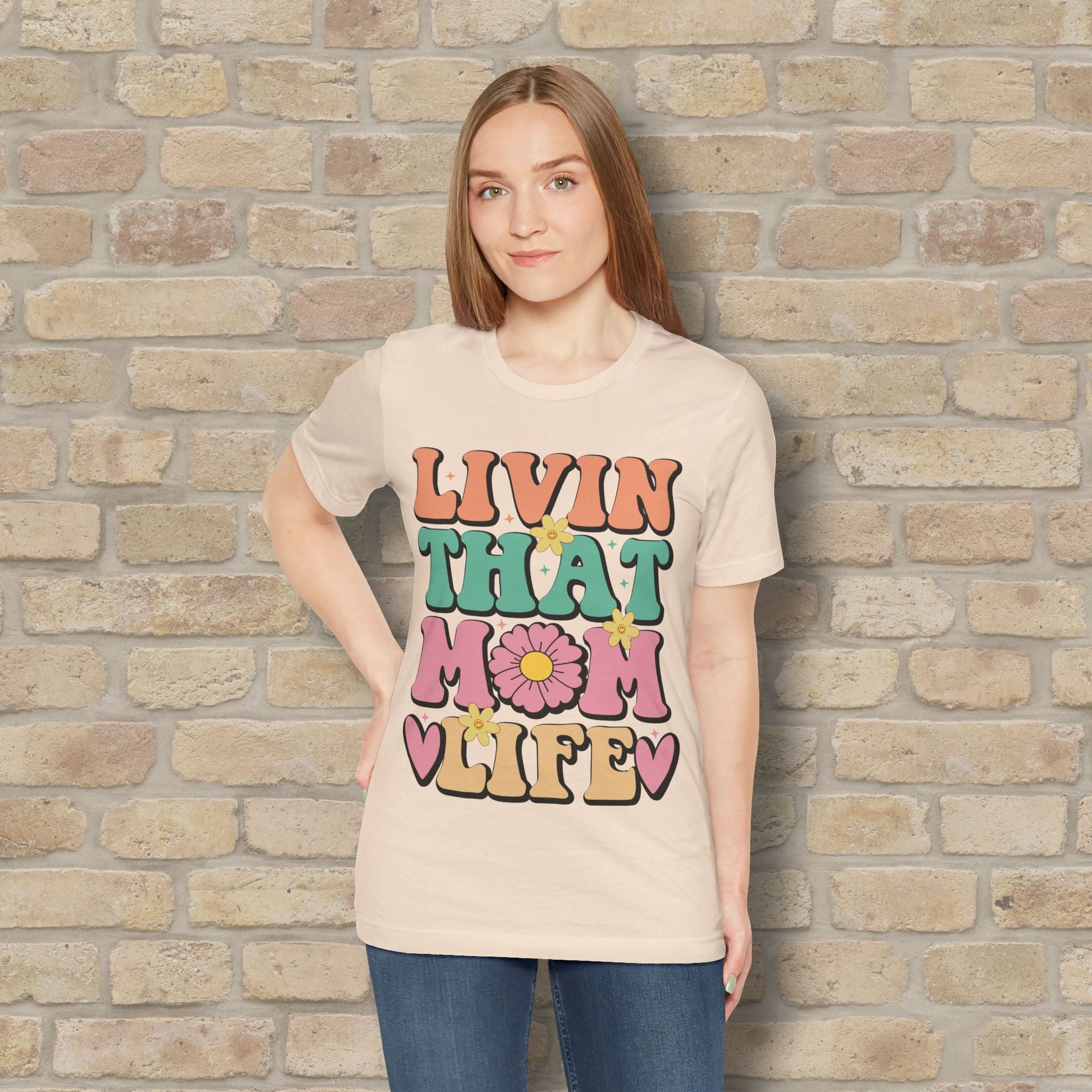 T-Shirt Livin’ That Mom Life Tee - Vibrant Styles