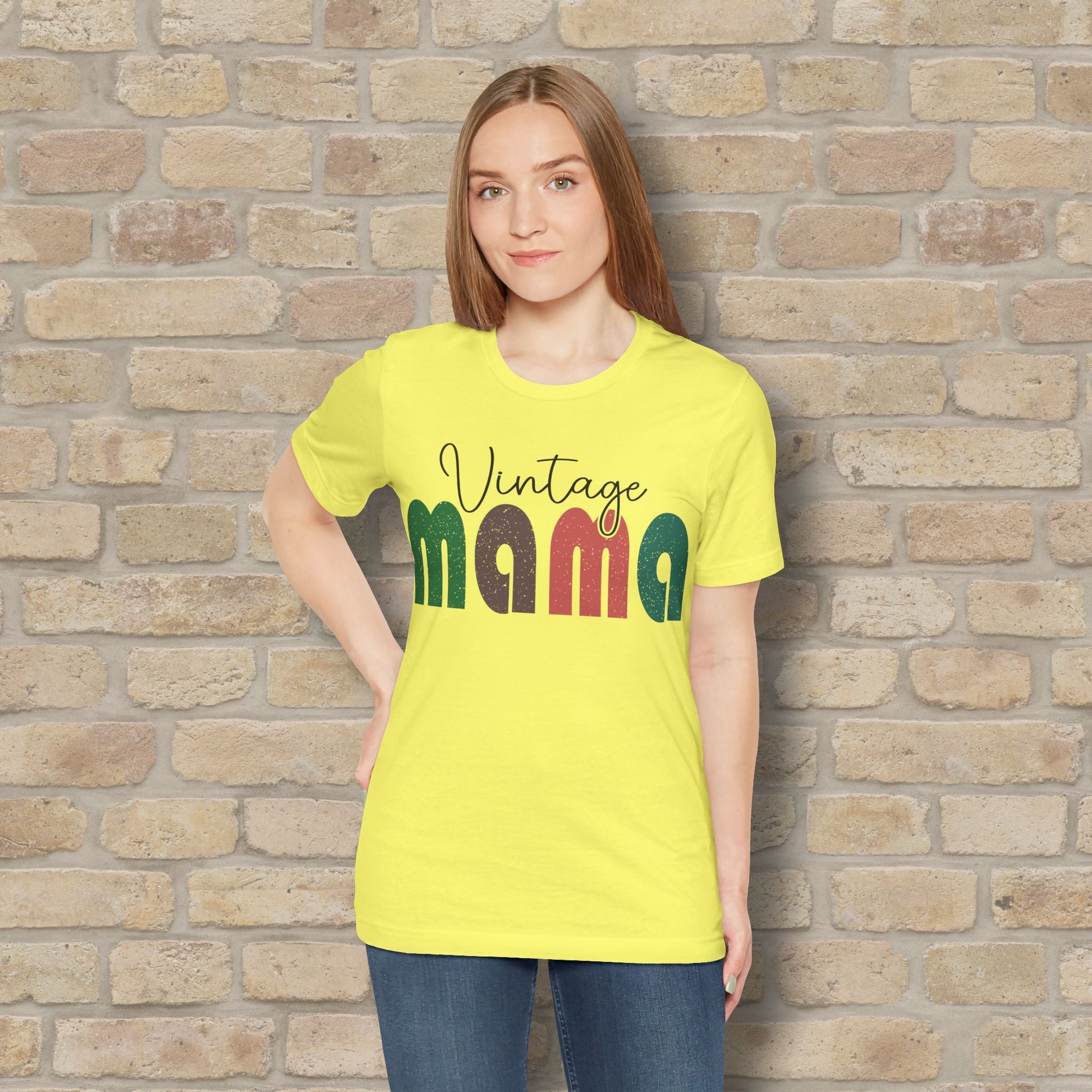 T-Shirt Vintage Mama Tee – Timeless Style, Still Got It - Vibrant Styles