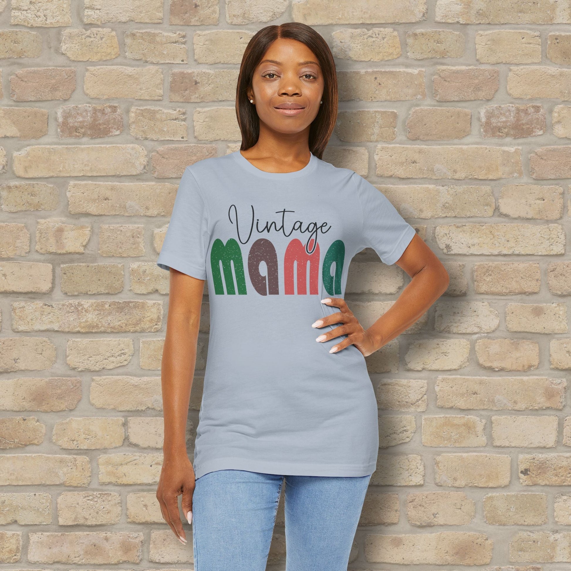 T-Shirt Vintage Mama Tee – Timeless Style, Still Got It - Vibrant Styles